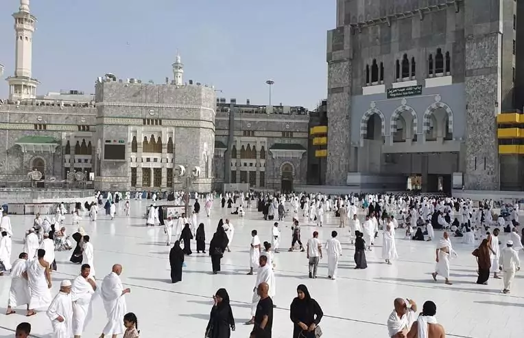 14 Nights 4 Star December Umrah Package