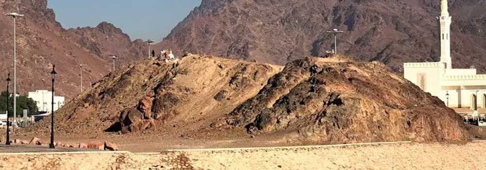 Mount Uhud in Madinah — historic Battle of Uhud site and Umrah Ziyarat landmark